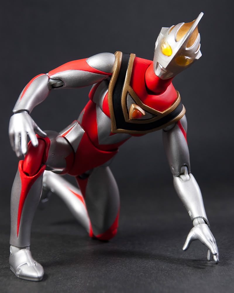 ultraman gaia figure